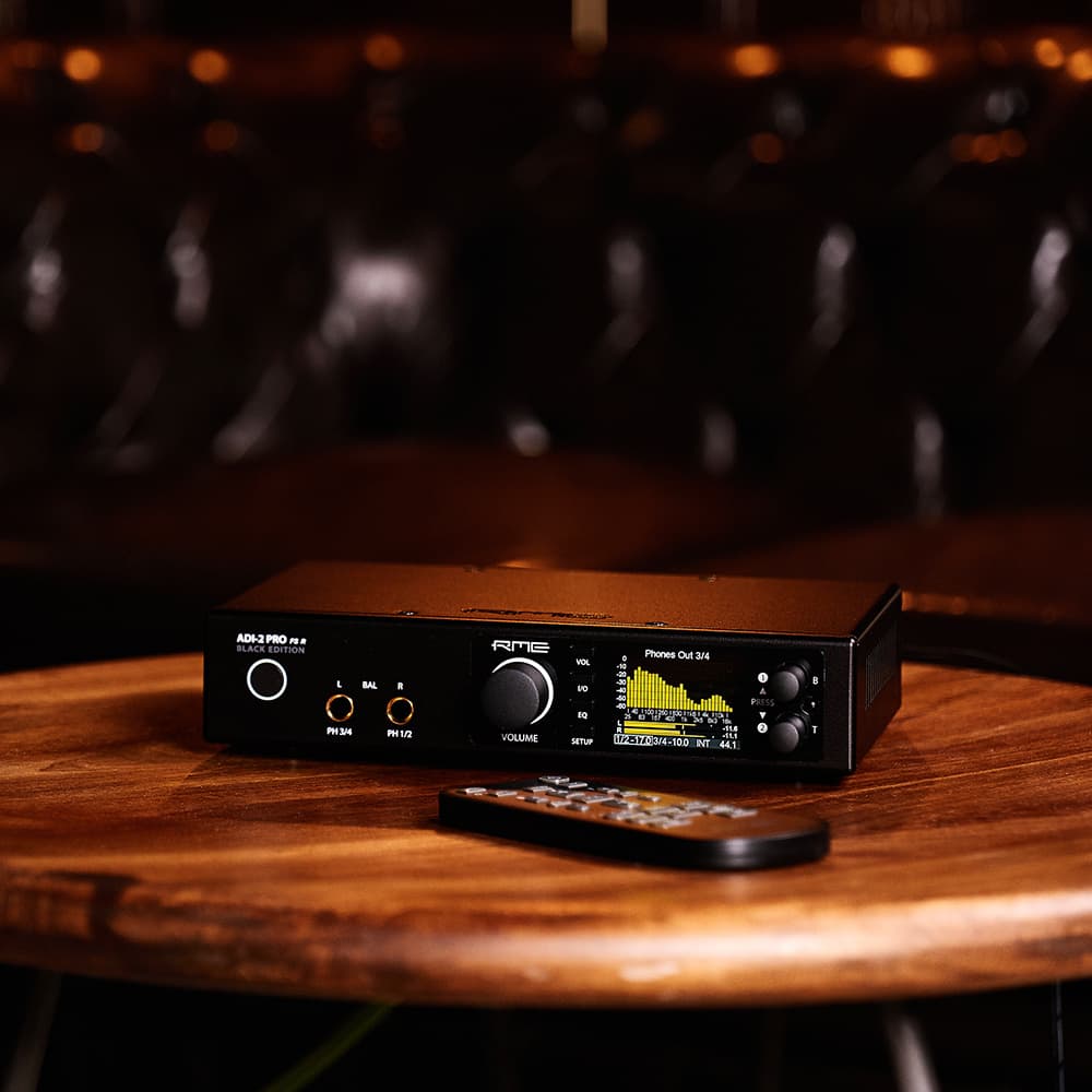 RME ADI-2 Pro FS R Black Edition