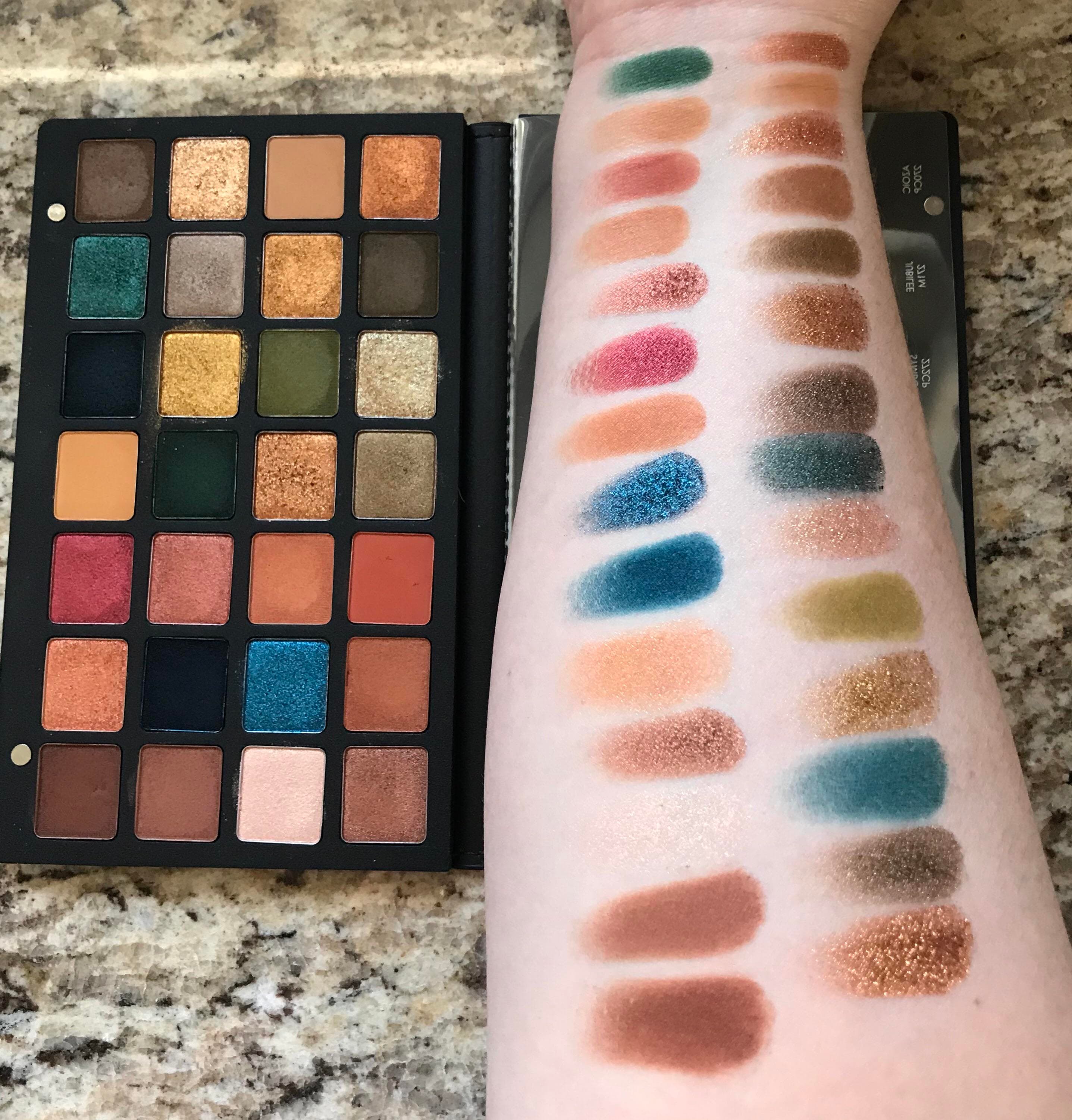 Natasha Denona Metropolis Palette 🎨 : r/swatchitforme