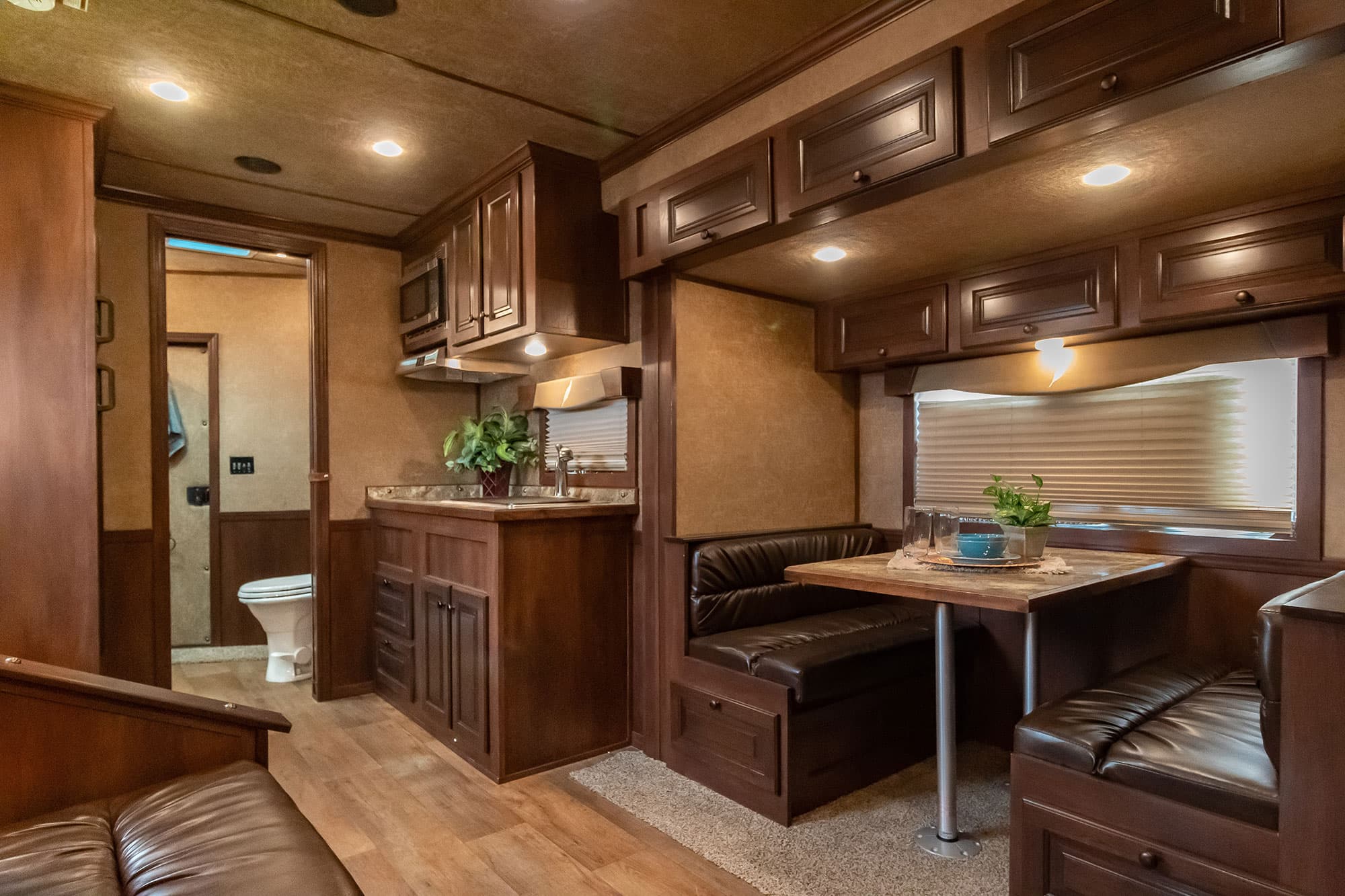 Horse Trailers with Living Quarters - Featherlite Trailers