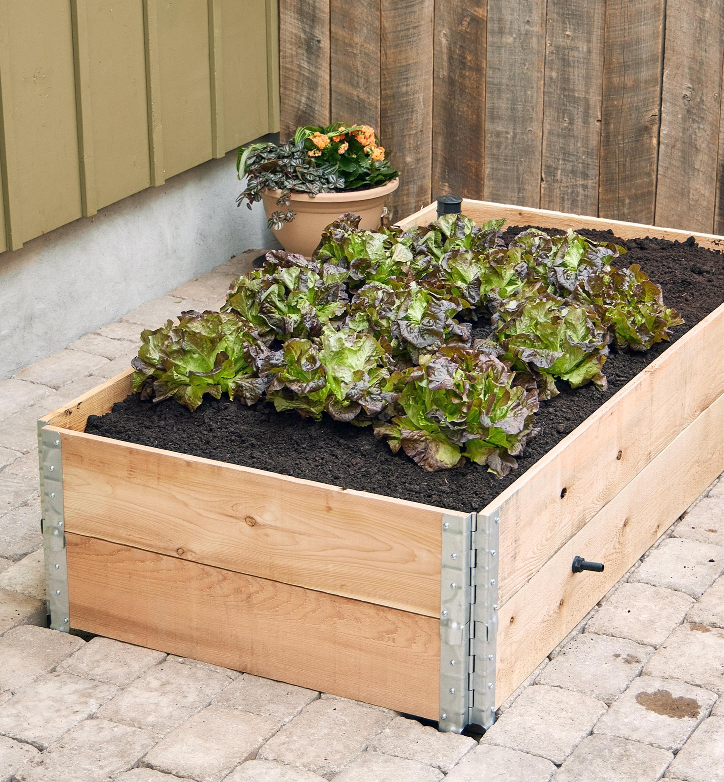 Self-Watering Raised-Bed Hardware - Lee Valley Tools