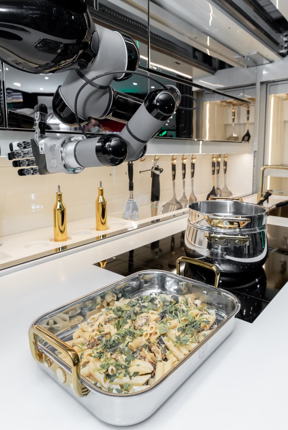 The Robots Are Taking Over: Moley Unveils World’s First Robotic Kitchen ...